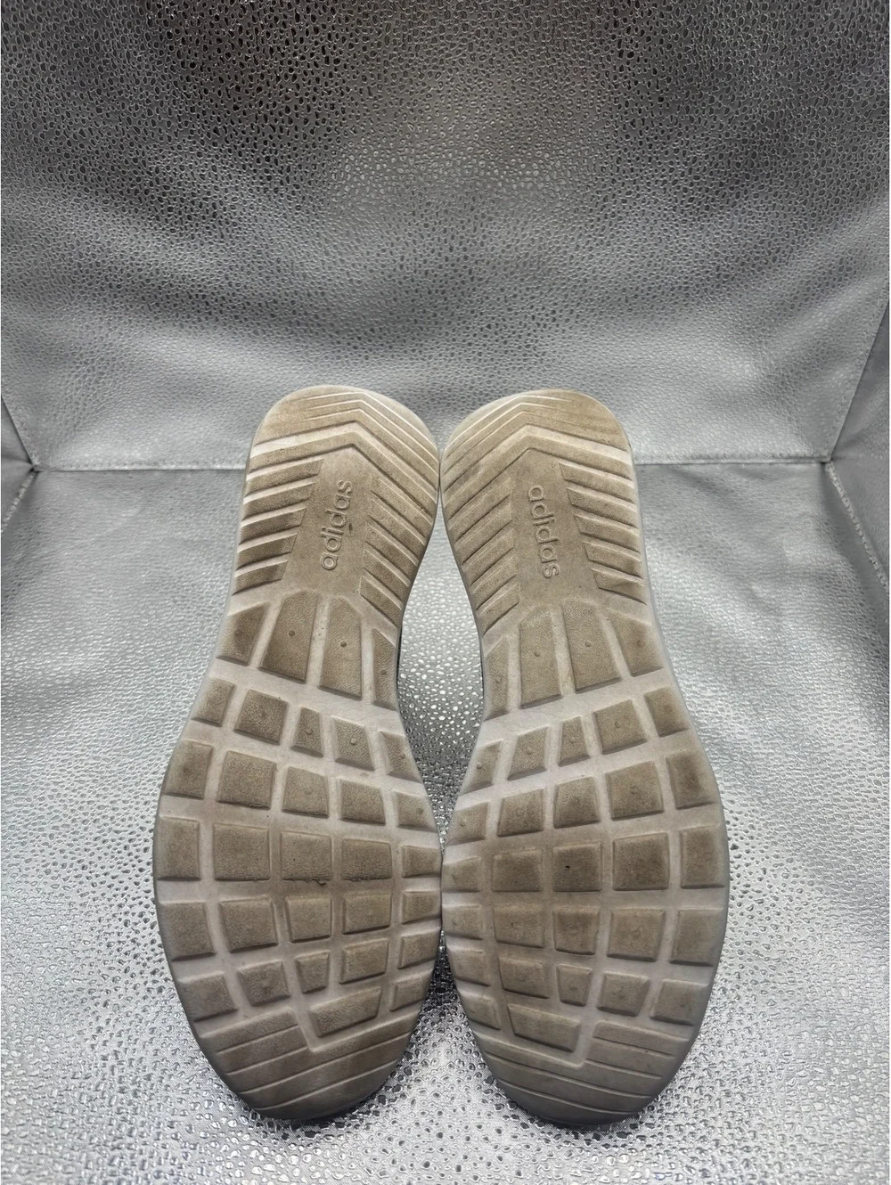 Adidas cloud foam QT racer grey white